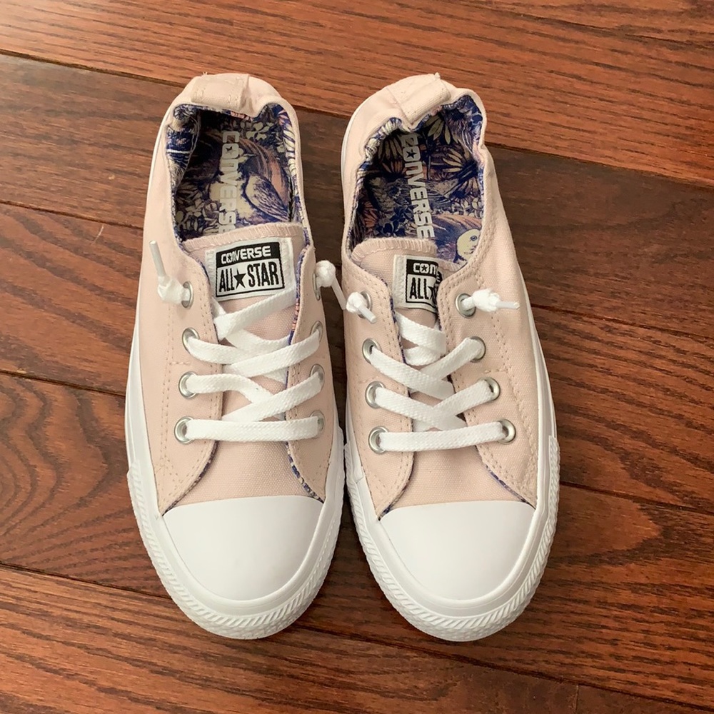 light pink converse